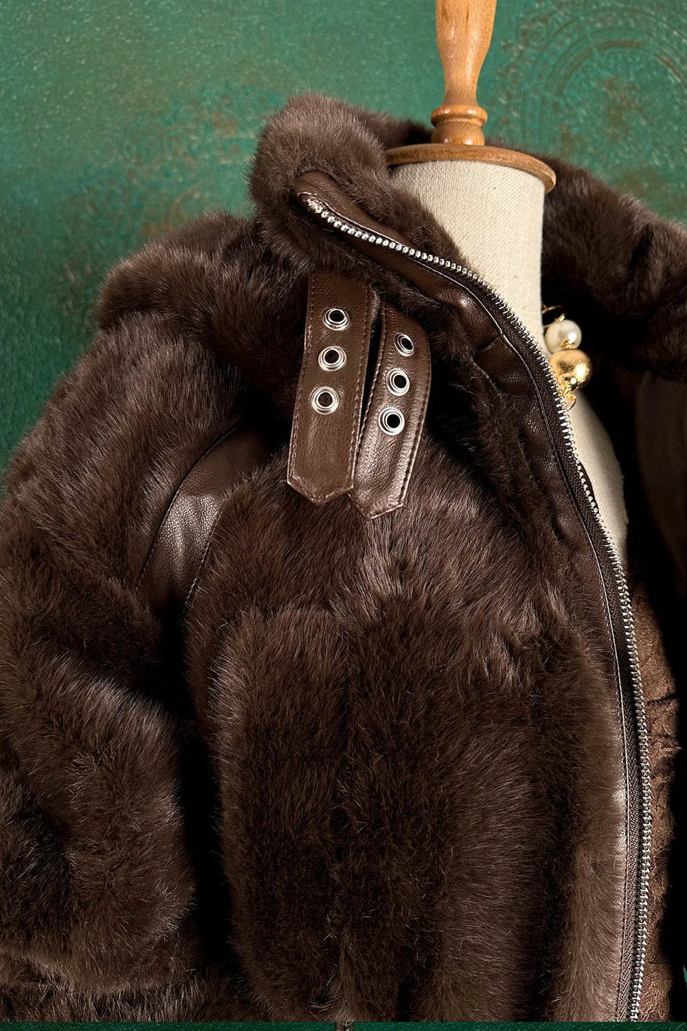 Kapüşon Detaylı Kürk Ceket