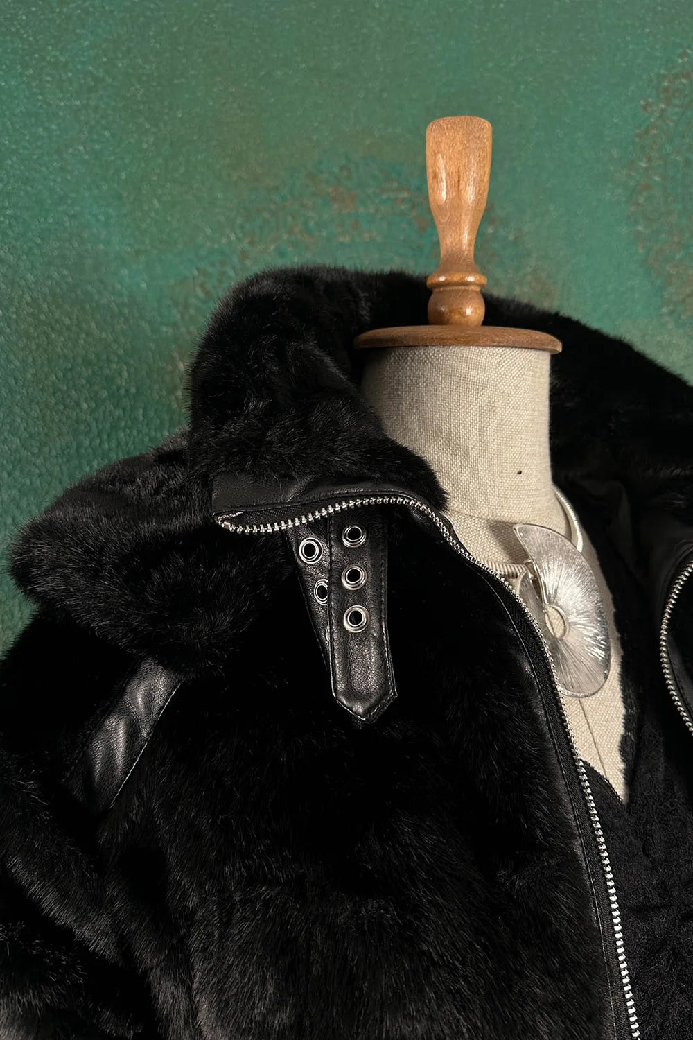 Kapüşon Detaylı Kürk Ceket