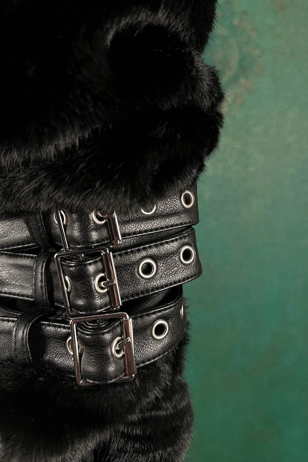 Kapüşon Detaylı Kürk Ceket