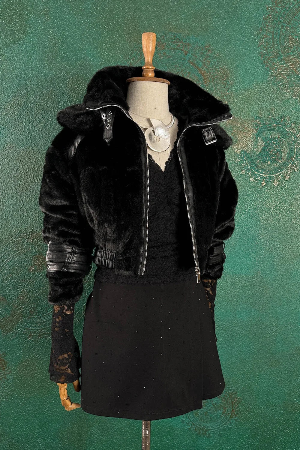 Kapüşon Detaylı Kürk Ceket