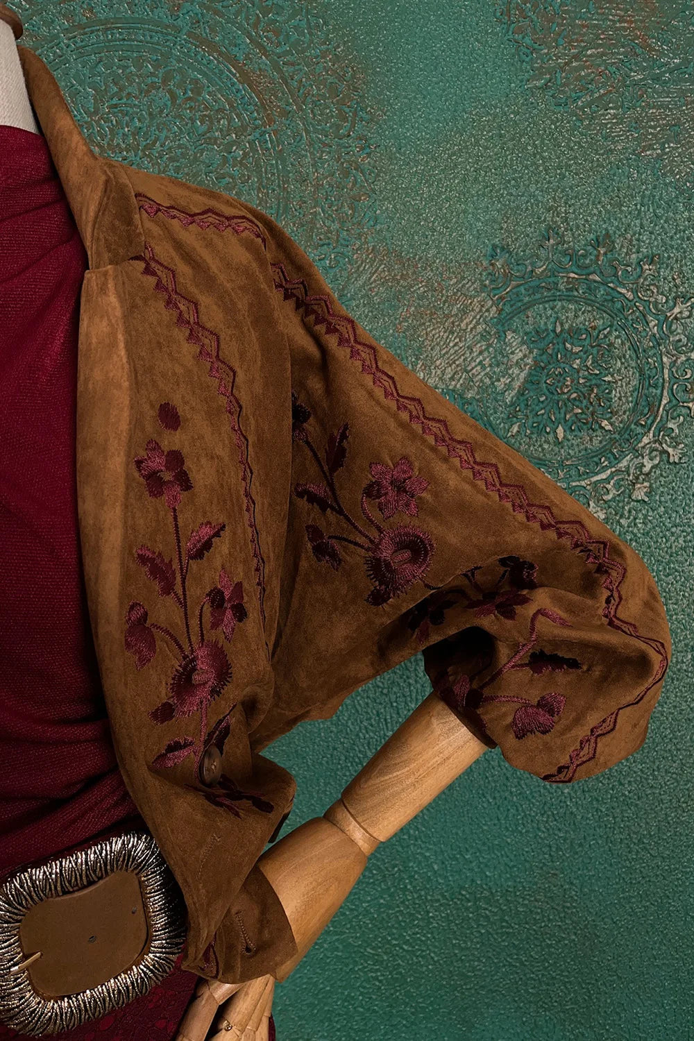 Nakış İşlemeli Nubuk Ceket