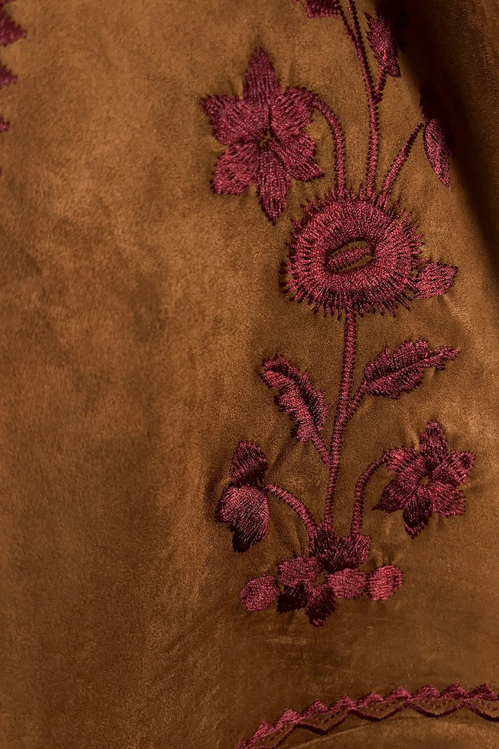 Nakış İşlemeli Nubuk Ceket