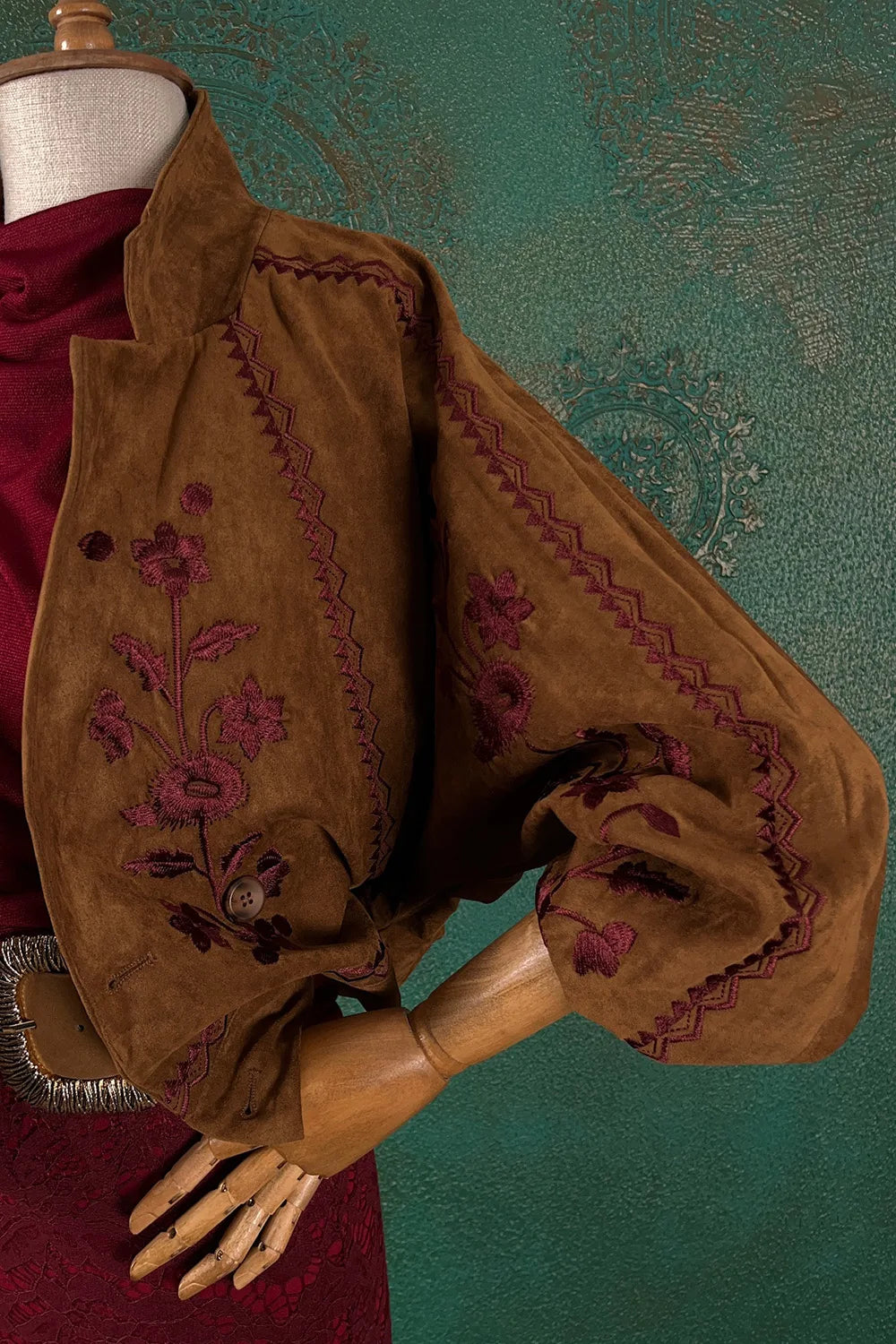 Nakış İşlemeli Nubuk Ceket