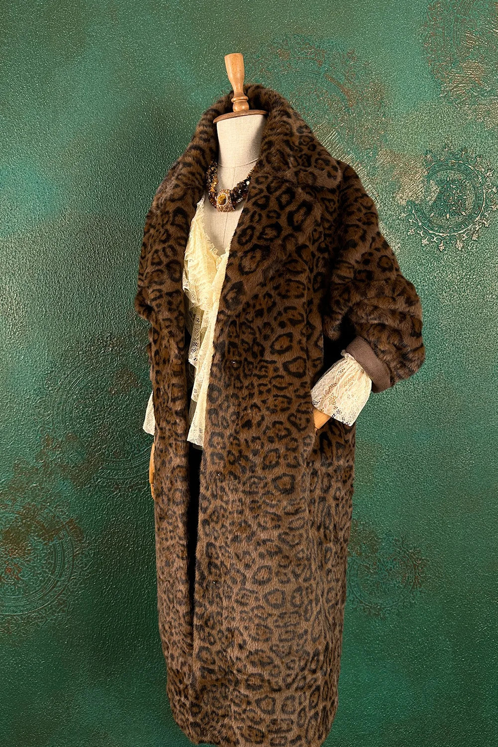 Leopar Desenli Uzun Kürk Kaban