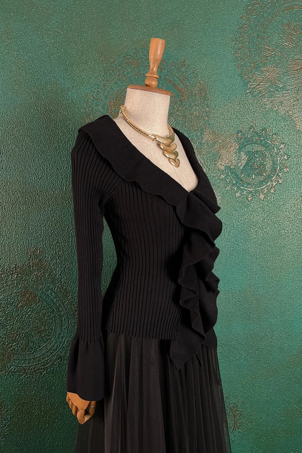 Volan Detaylı Triko