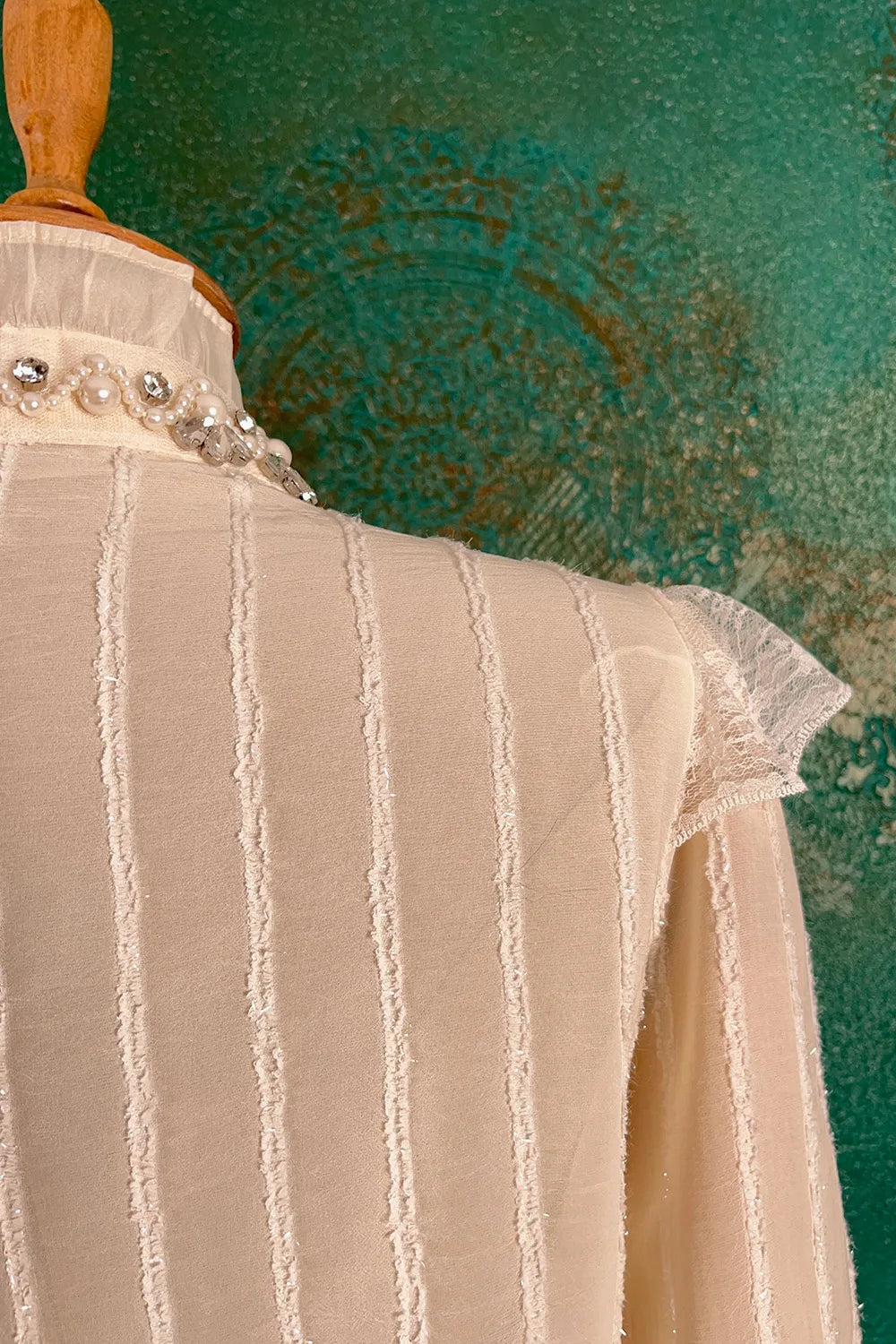 Taş İşlemeli Şık Gömlek