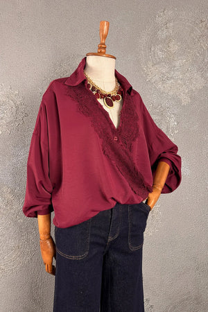Bordo dantelli kruvaze gömlek, kadın, oversize kesim, önden görünüm, rahat ve şık tasarım