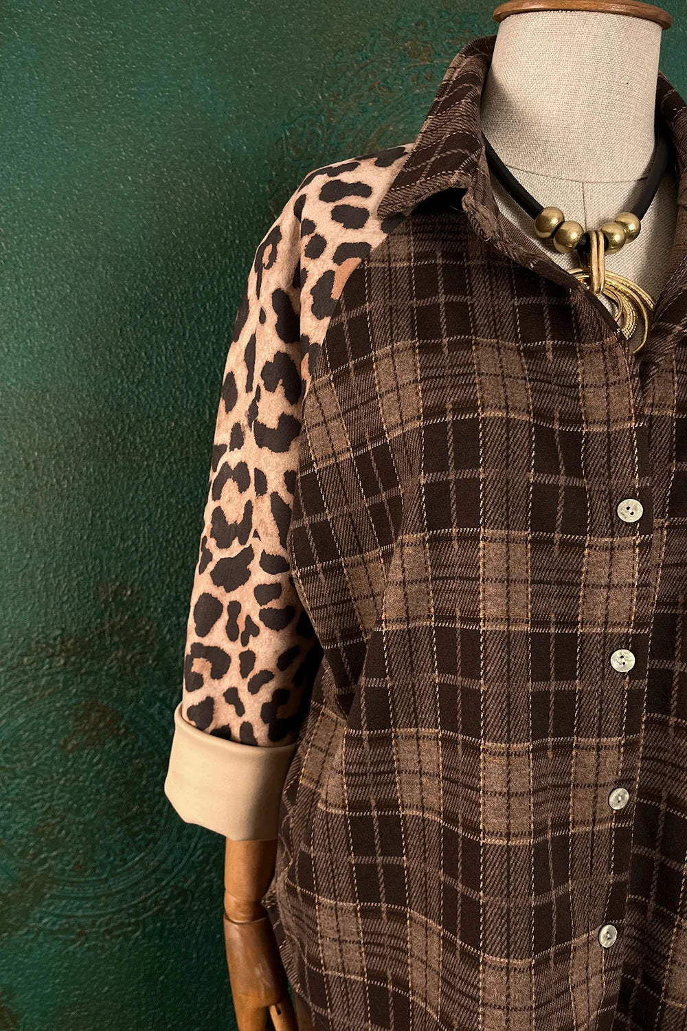 Leopar Detaylı Ekoseli Gömlek