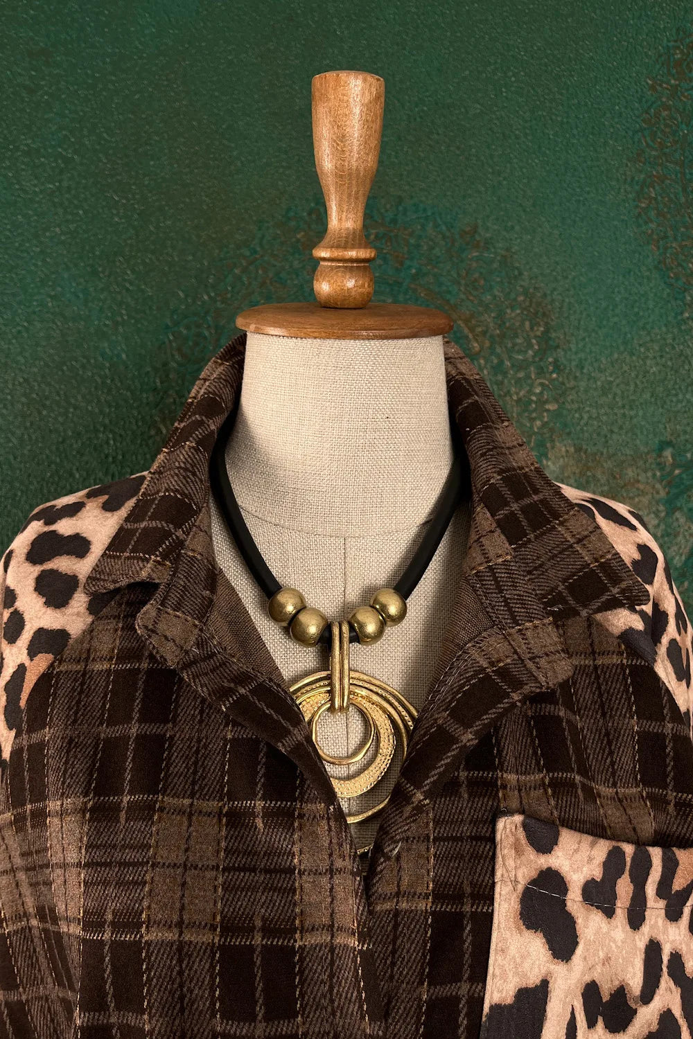 Leopar Detaylı Ekoseli Gömlek