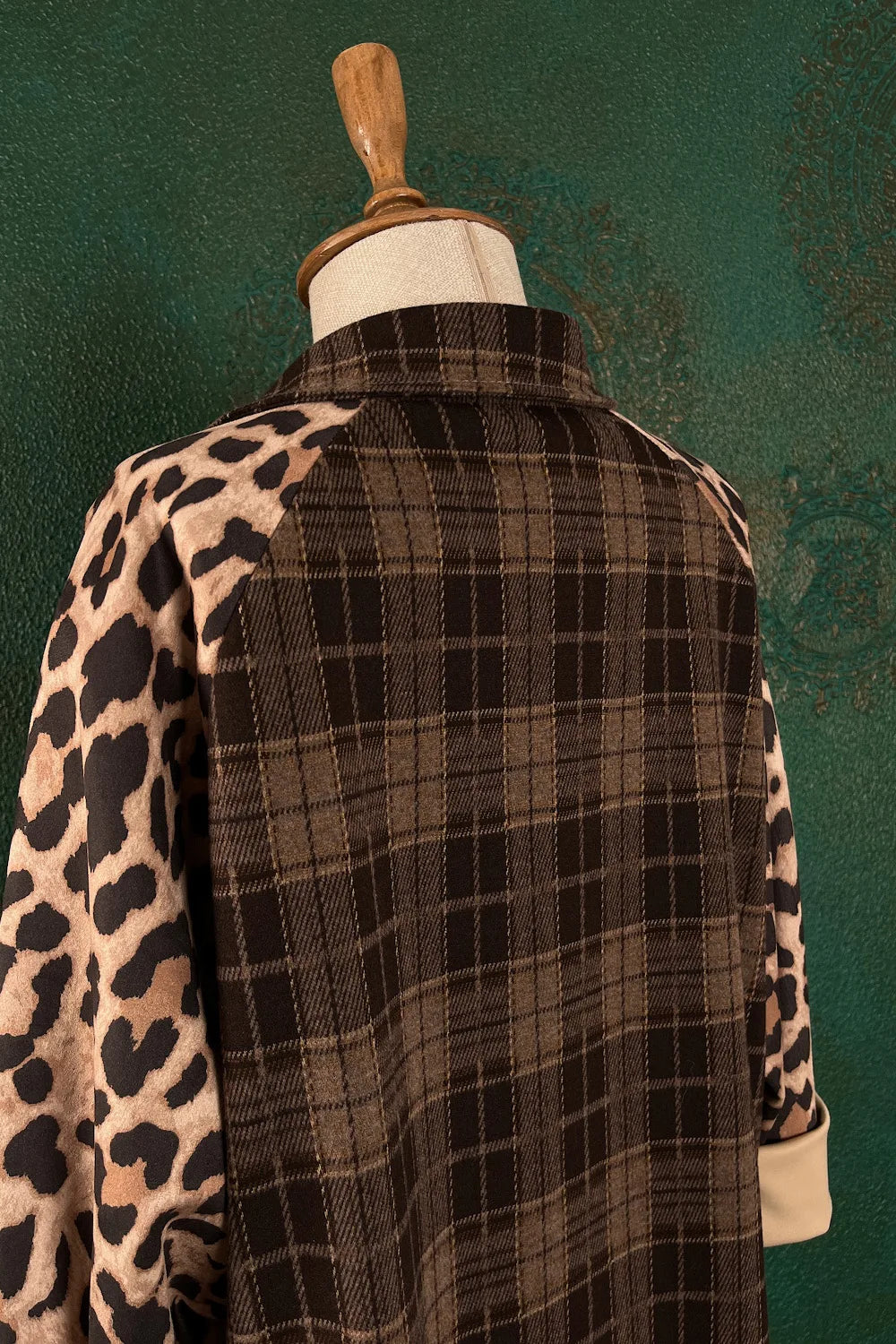 Leopar Detaylı Ekoseli Gömlek