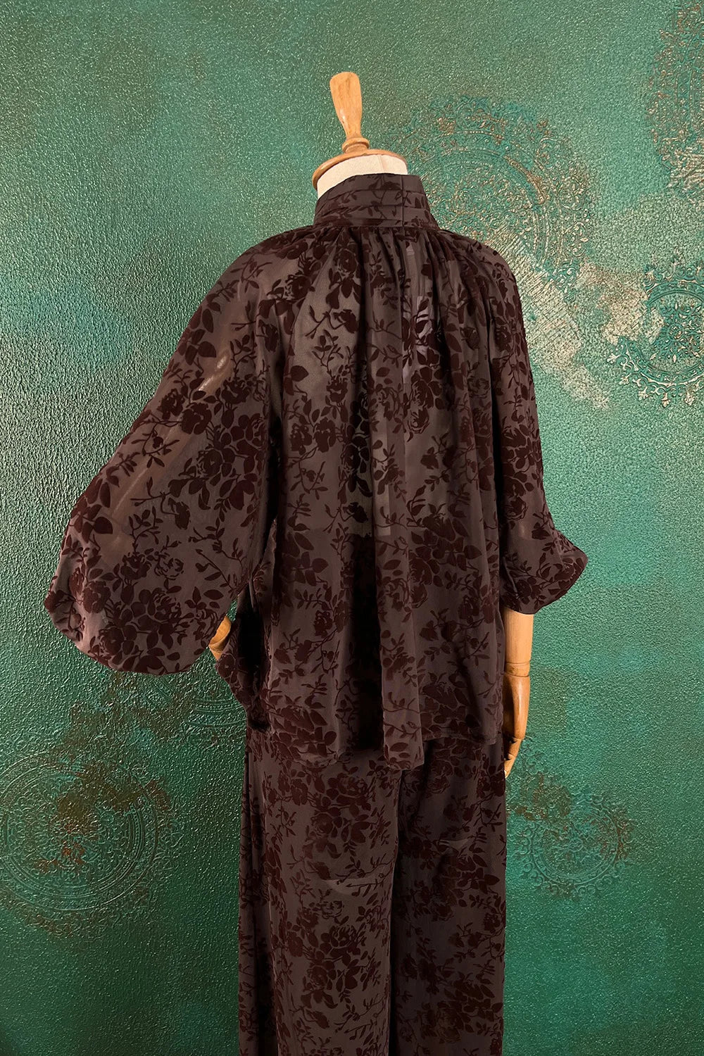 Kadife Çiçek Detaylı Pantolon Takım