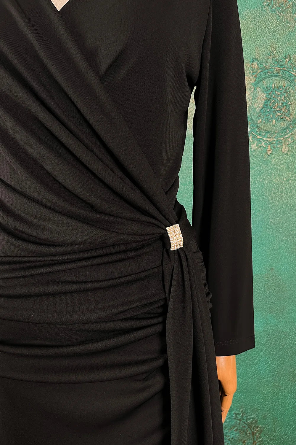 Aksesuar Detaylı Mini Elbise