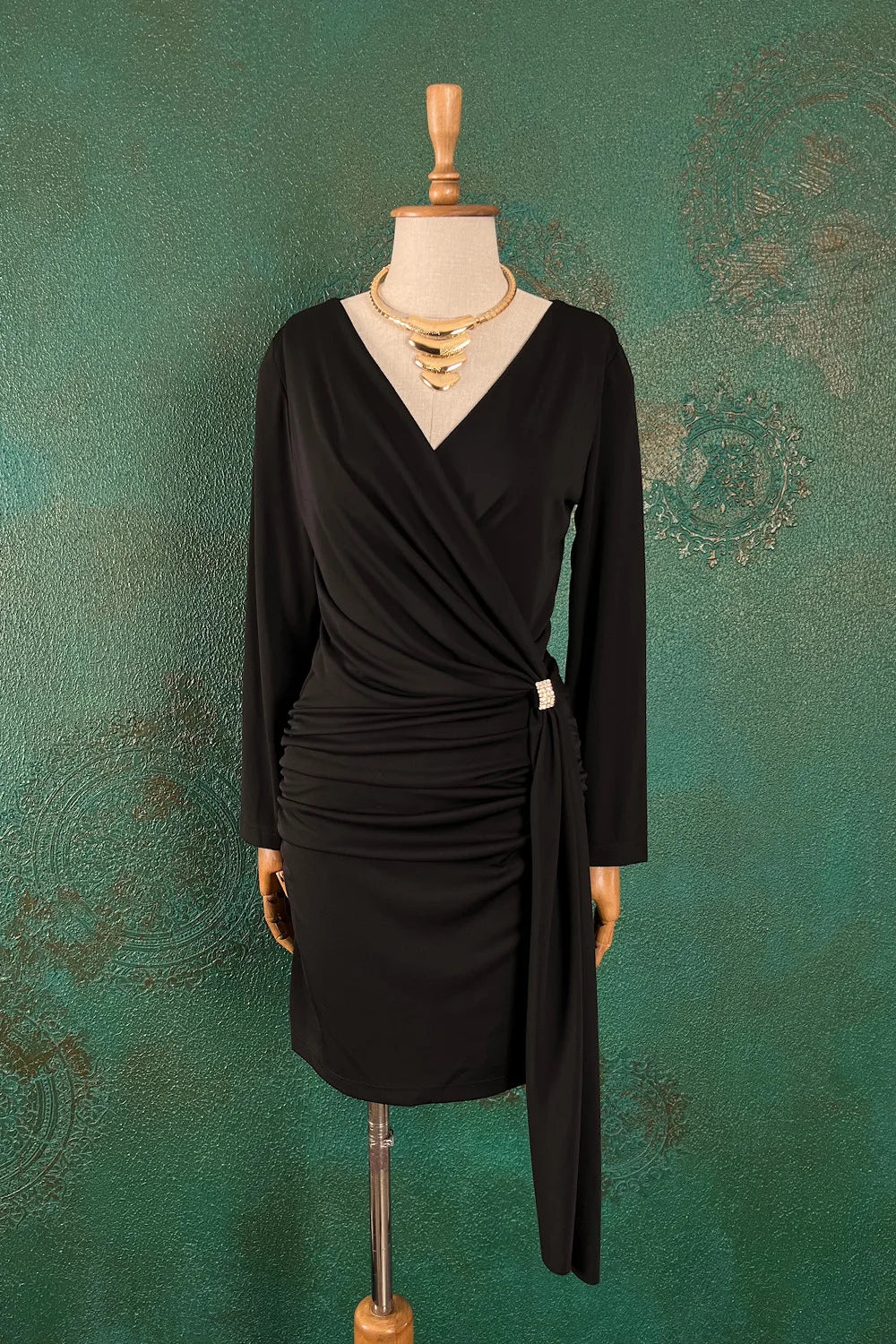 Aksesuar Detaylı Mini Elbise