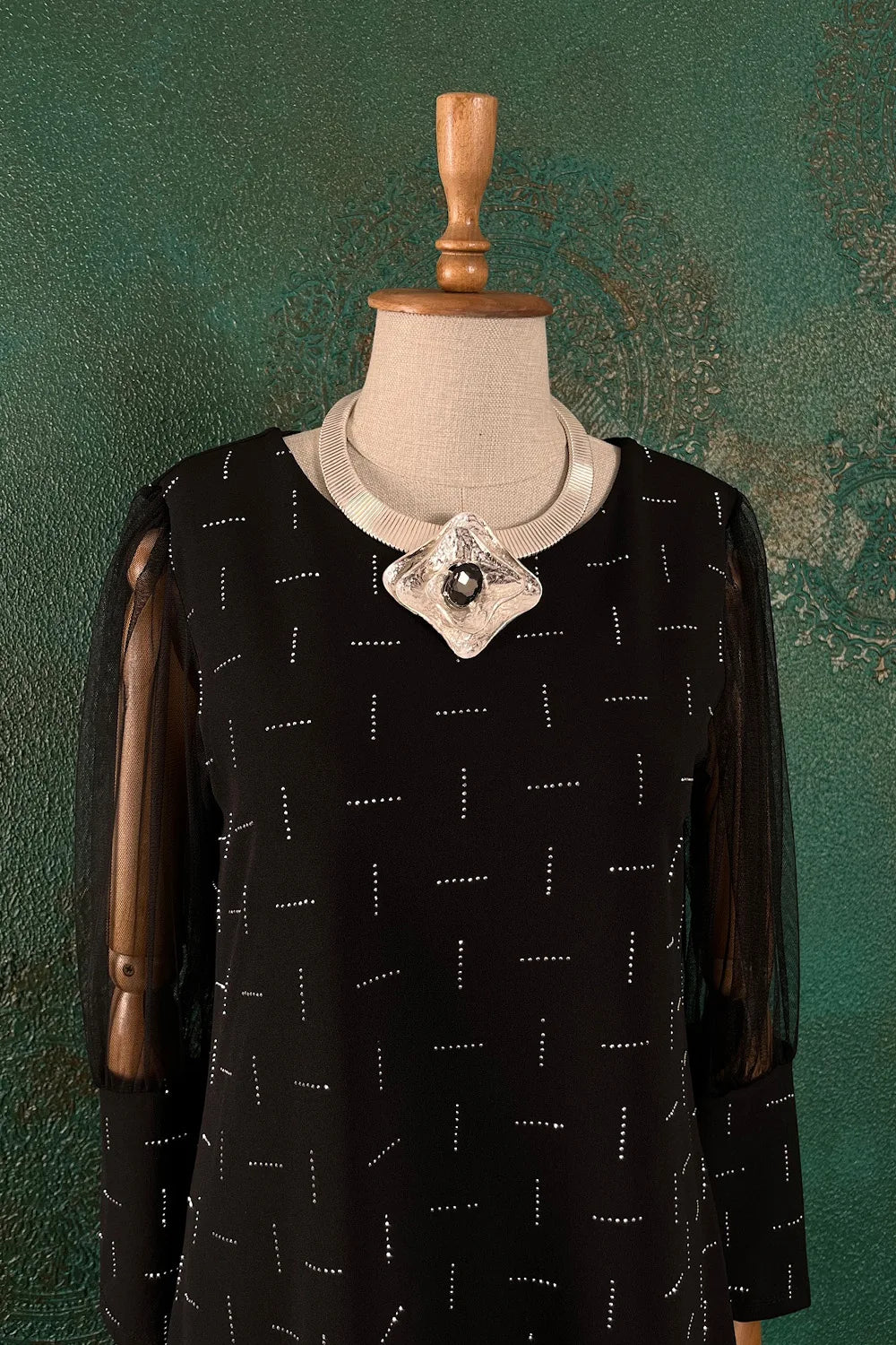 Taş İşlemeli Mini Elbise