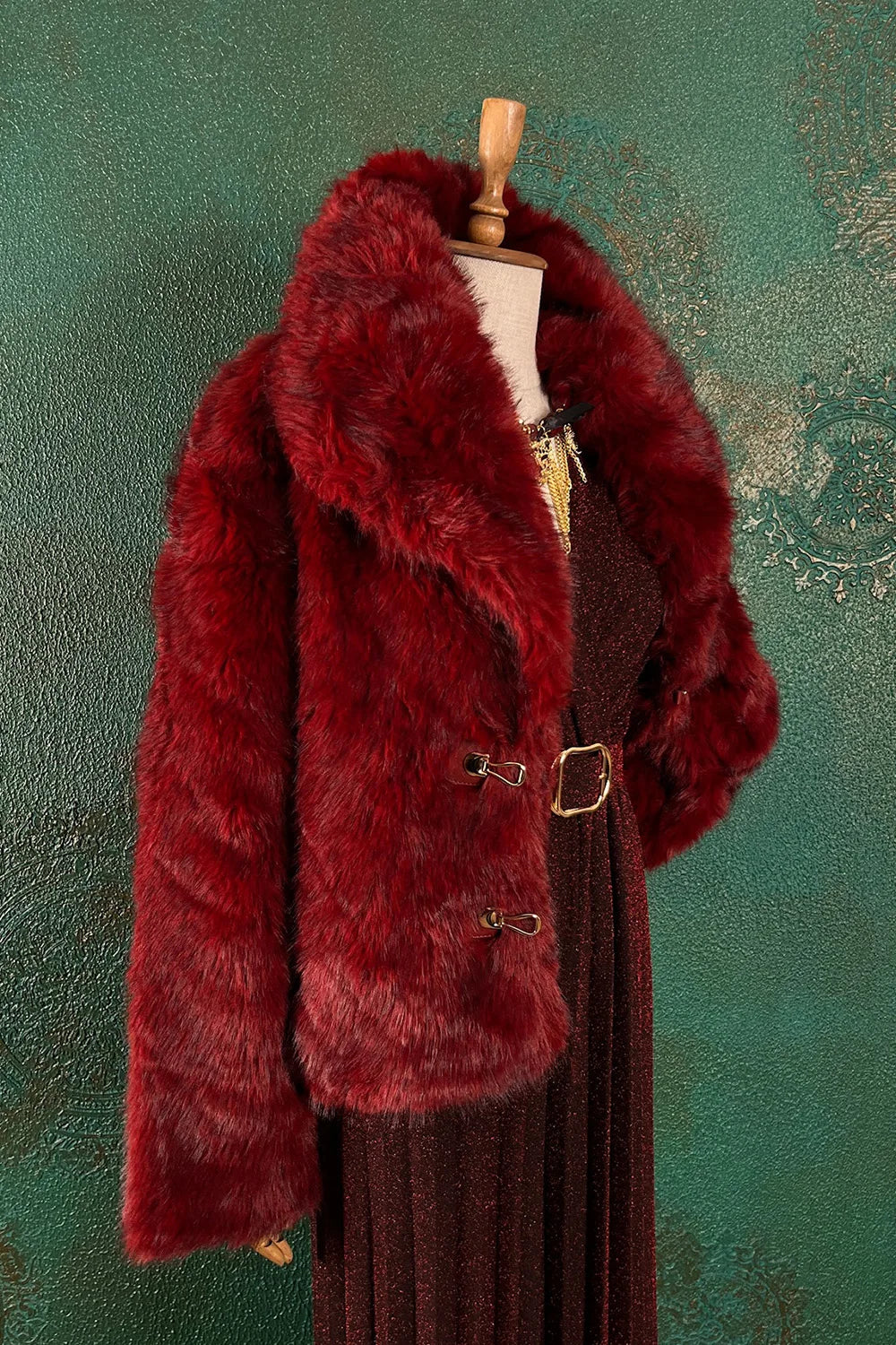 Geniş Yakalı Kısa Kürk Kaban