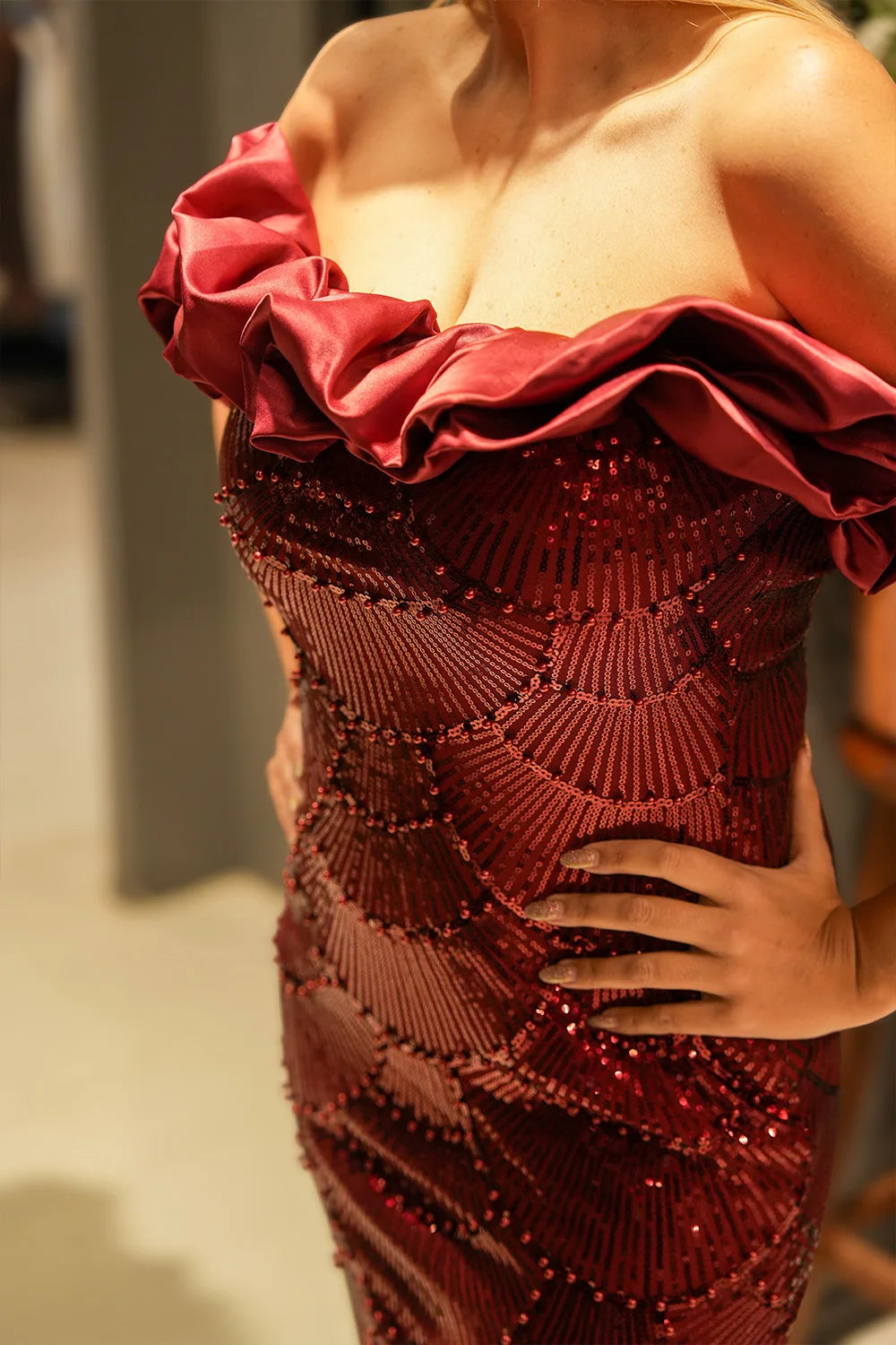 Boncuk İşlemeli Straplez Elbise