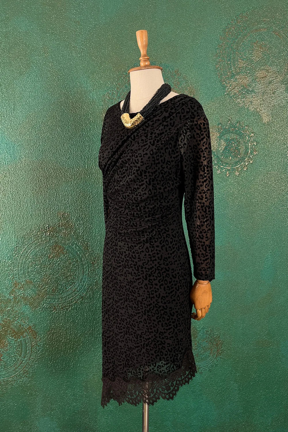 Kadife Leopar Desenli Midi Elbise
