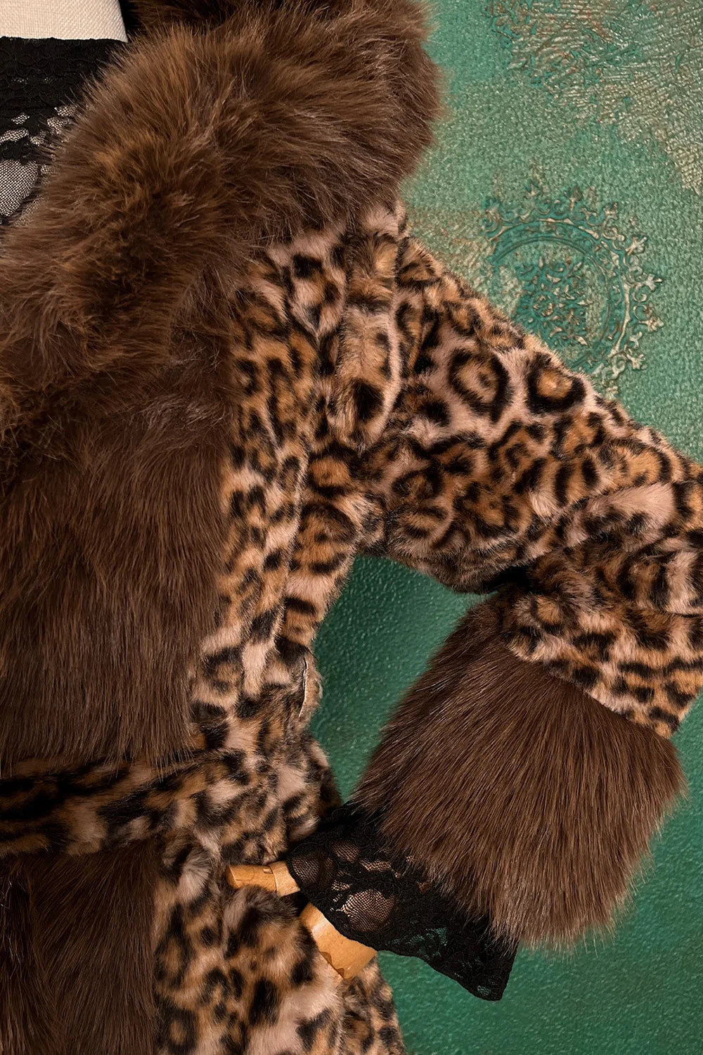 Leopar Desenli Uzun Kürk