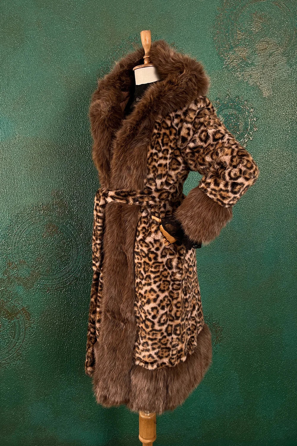 Leopar Desenli Uzun Kürk