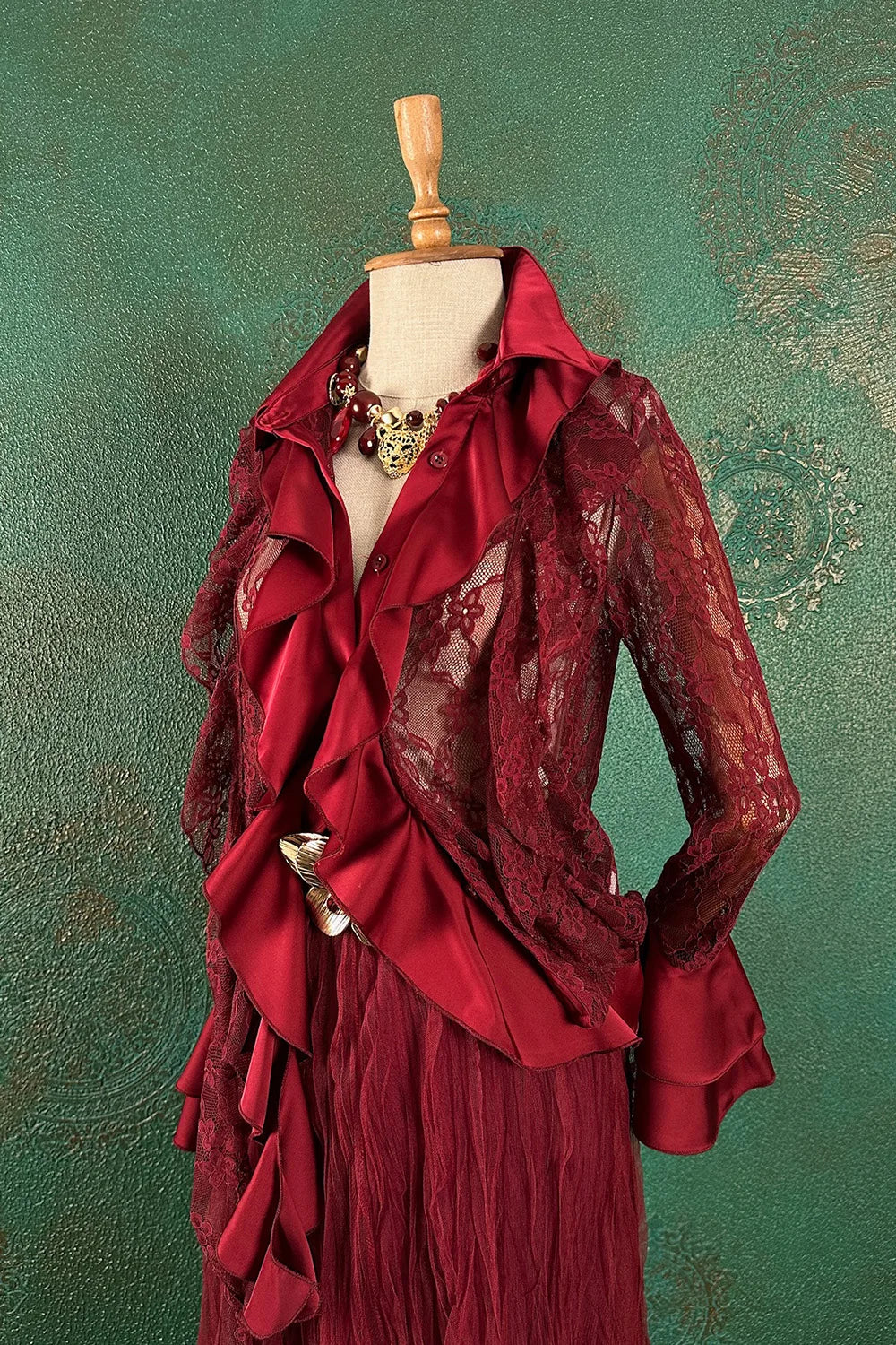 Saten Detaylı Dantel Gömlek