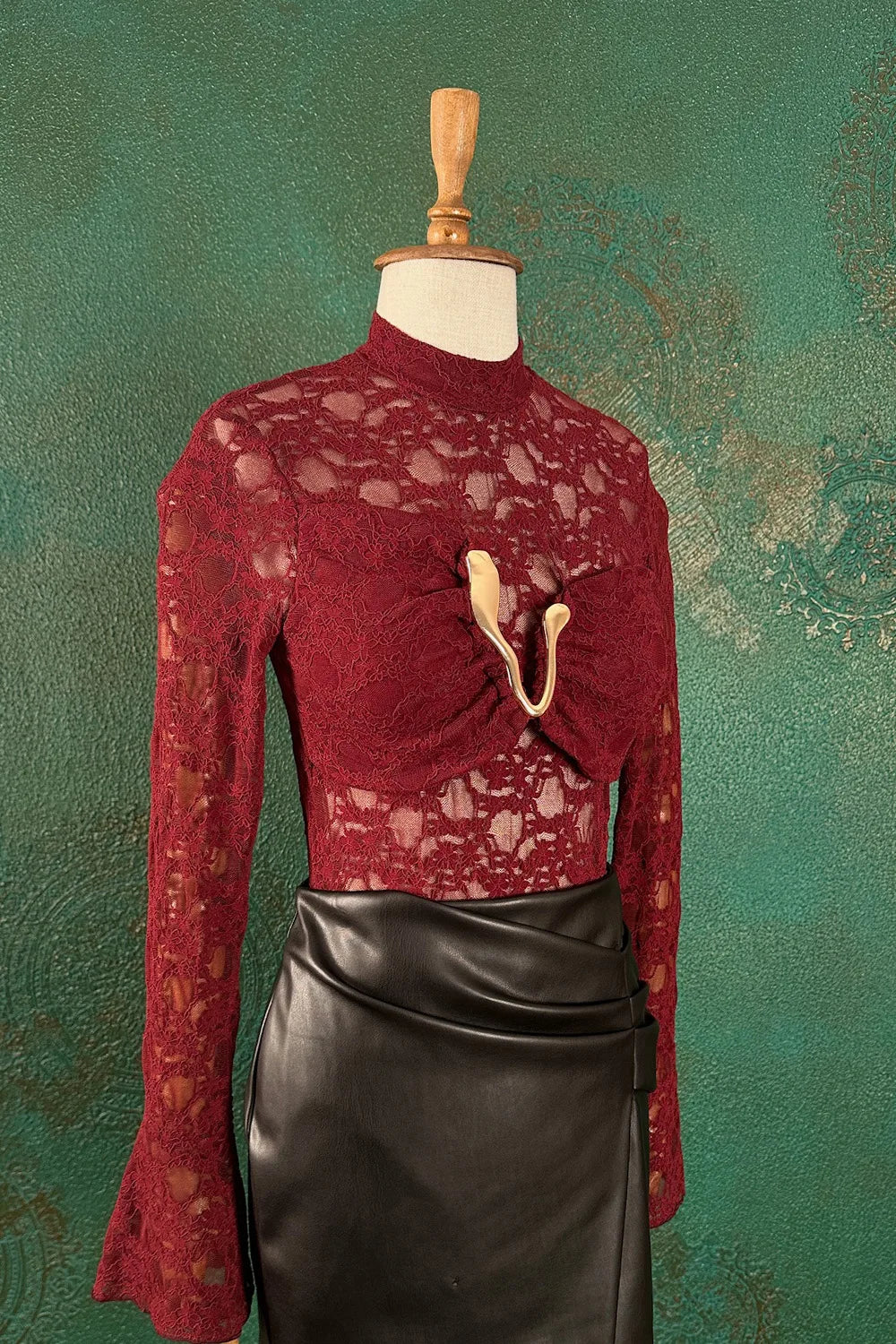 Aksesuar Detaylı Dantel Body