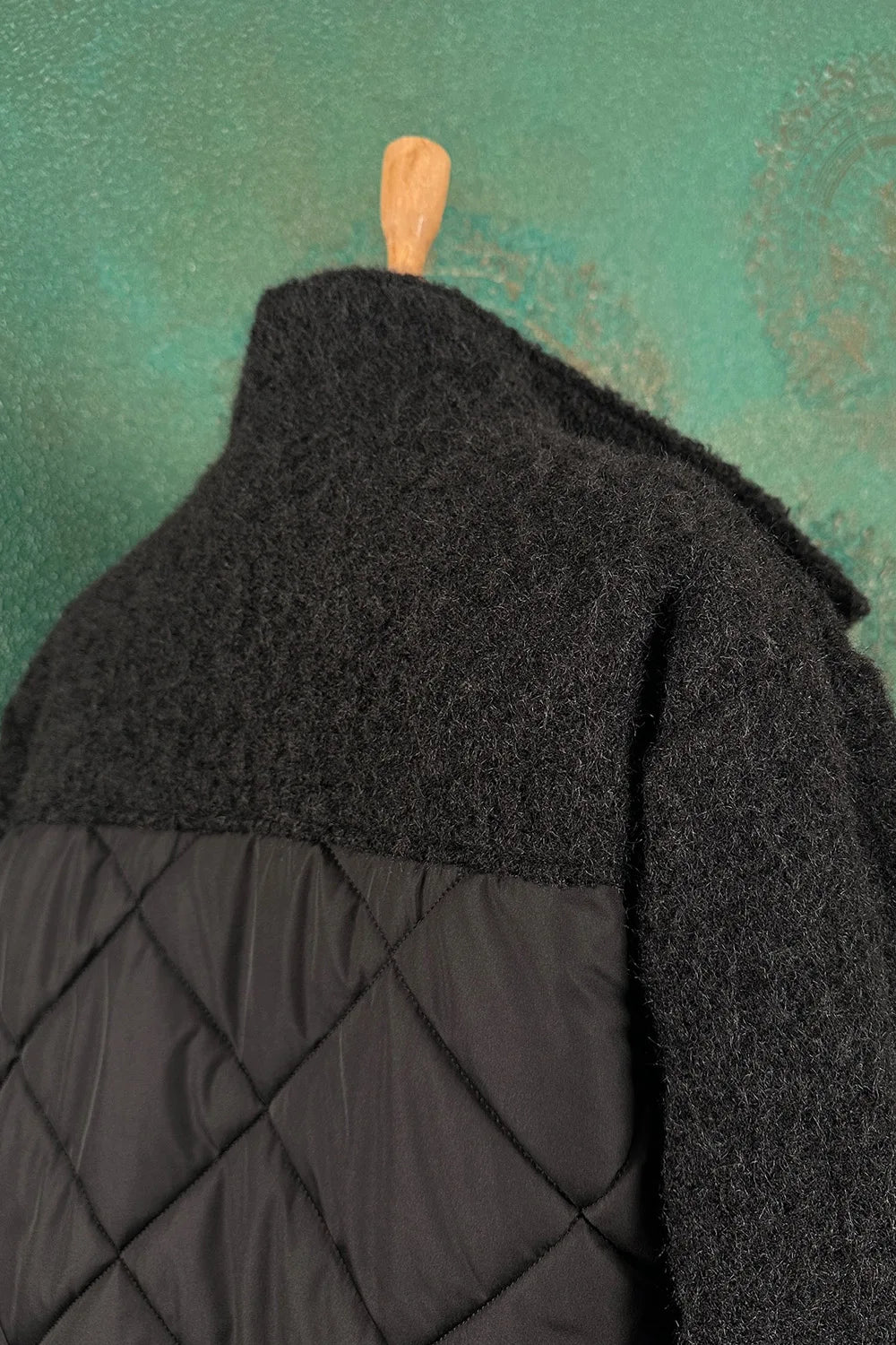 Buklet Detaylı Kapitone Mont