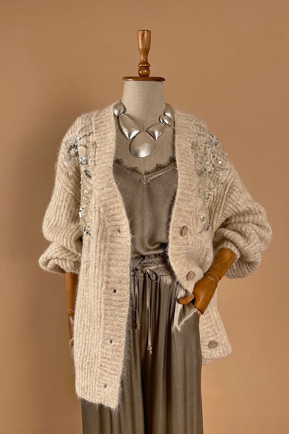 Pul İşlemeli Simli Şık Hırka