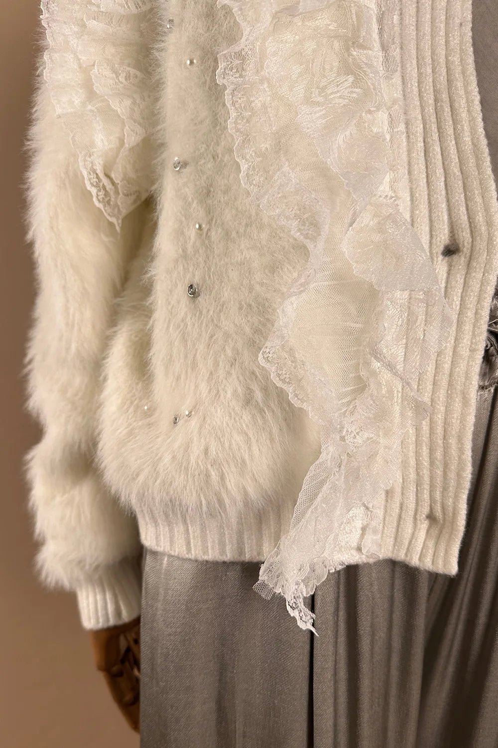 Dantel Detaylı Kısa Hırka