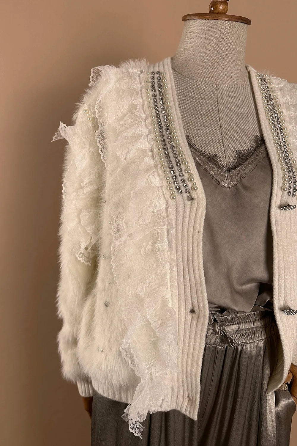 Dantel Detaylı Kısa Hırka