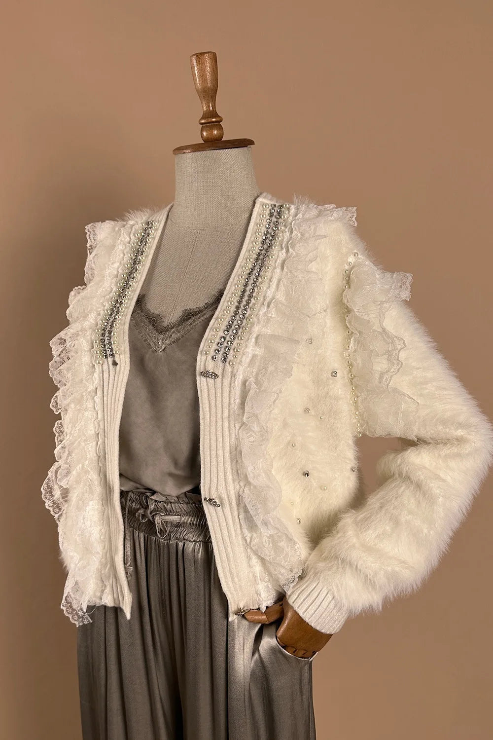 Dantel Detaylı Kısa Hırka