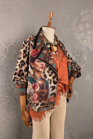 Frida desenli nubuk ceket, leopar desenli, çiçek motifli, kadın oversize blazer, etnik detaylı, önden görünüm