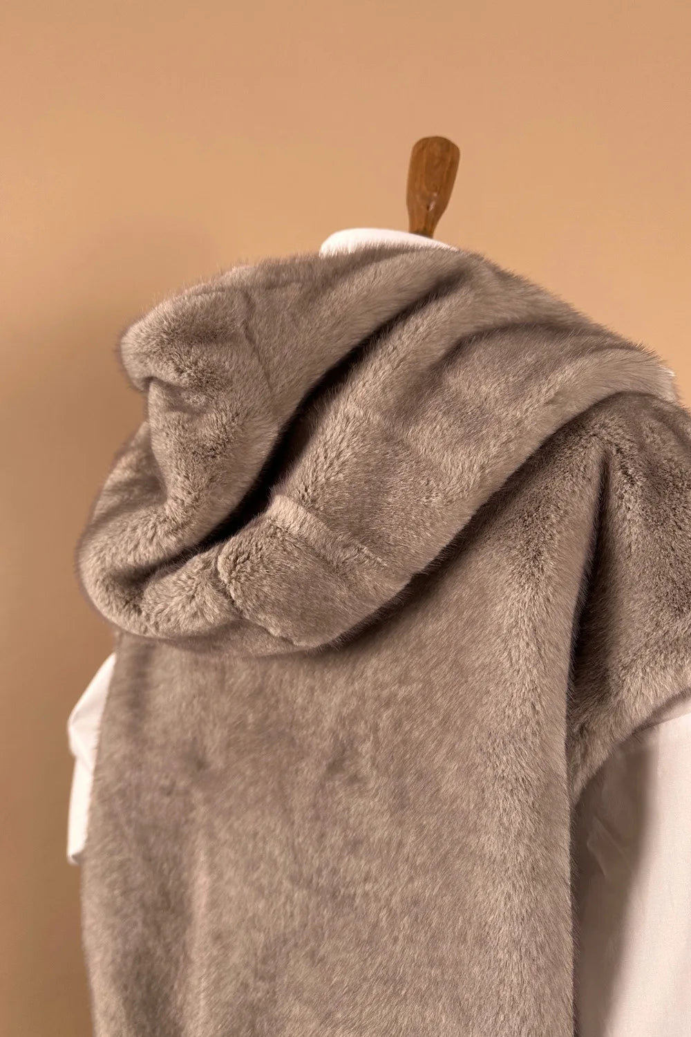 Kapüşonlu Kürk Yelek