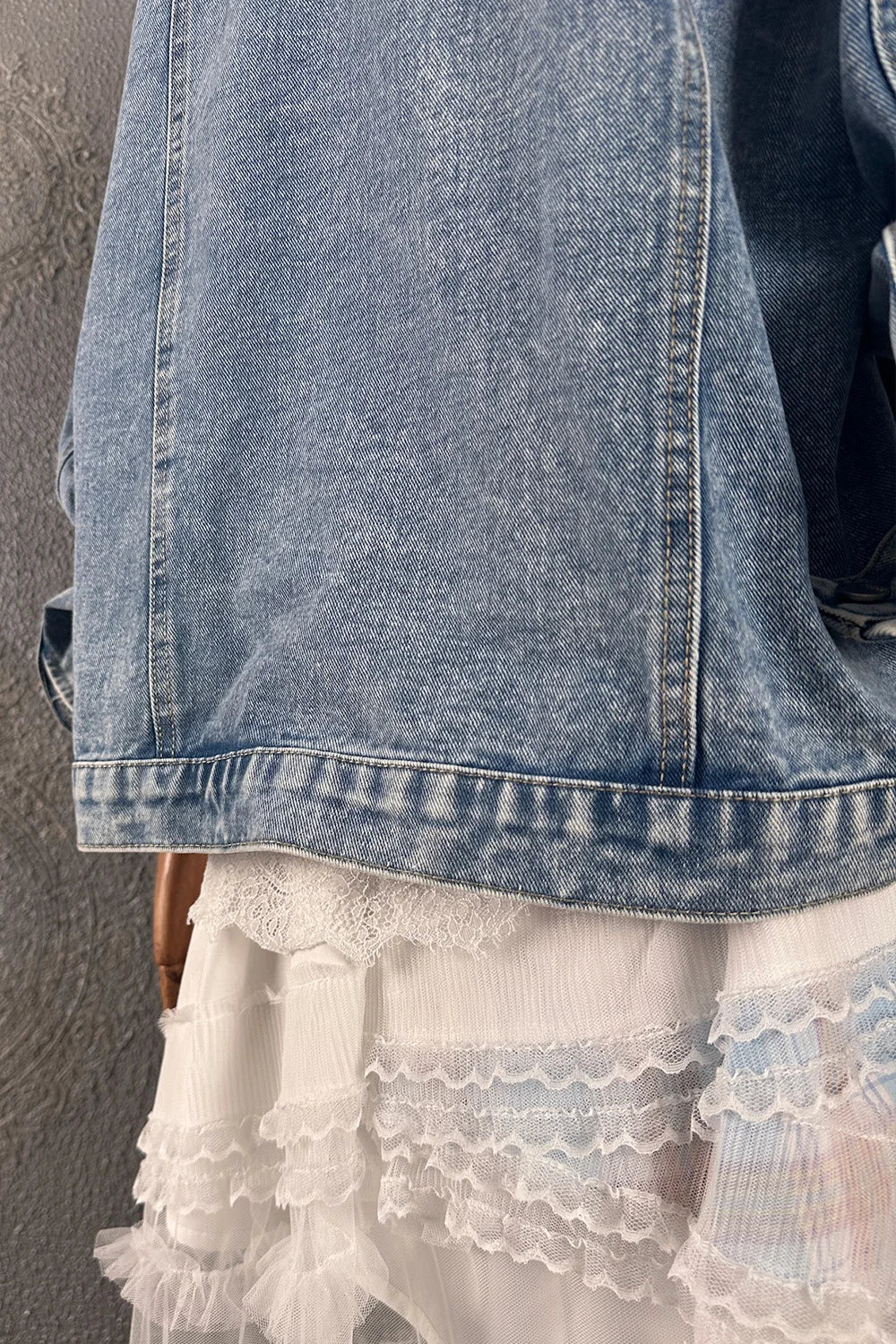 Çiçek İşlemeli Denim Ceket