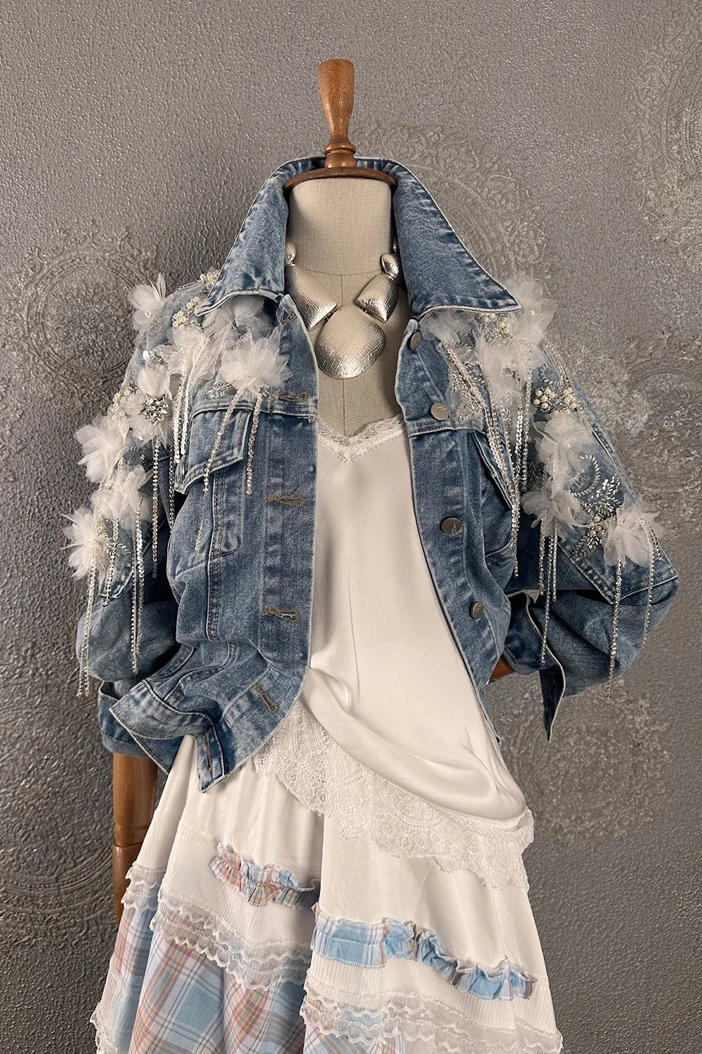 Çiçek İşlemeli Denim Ceket