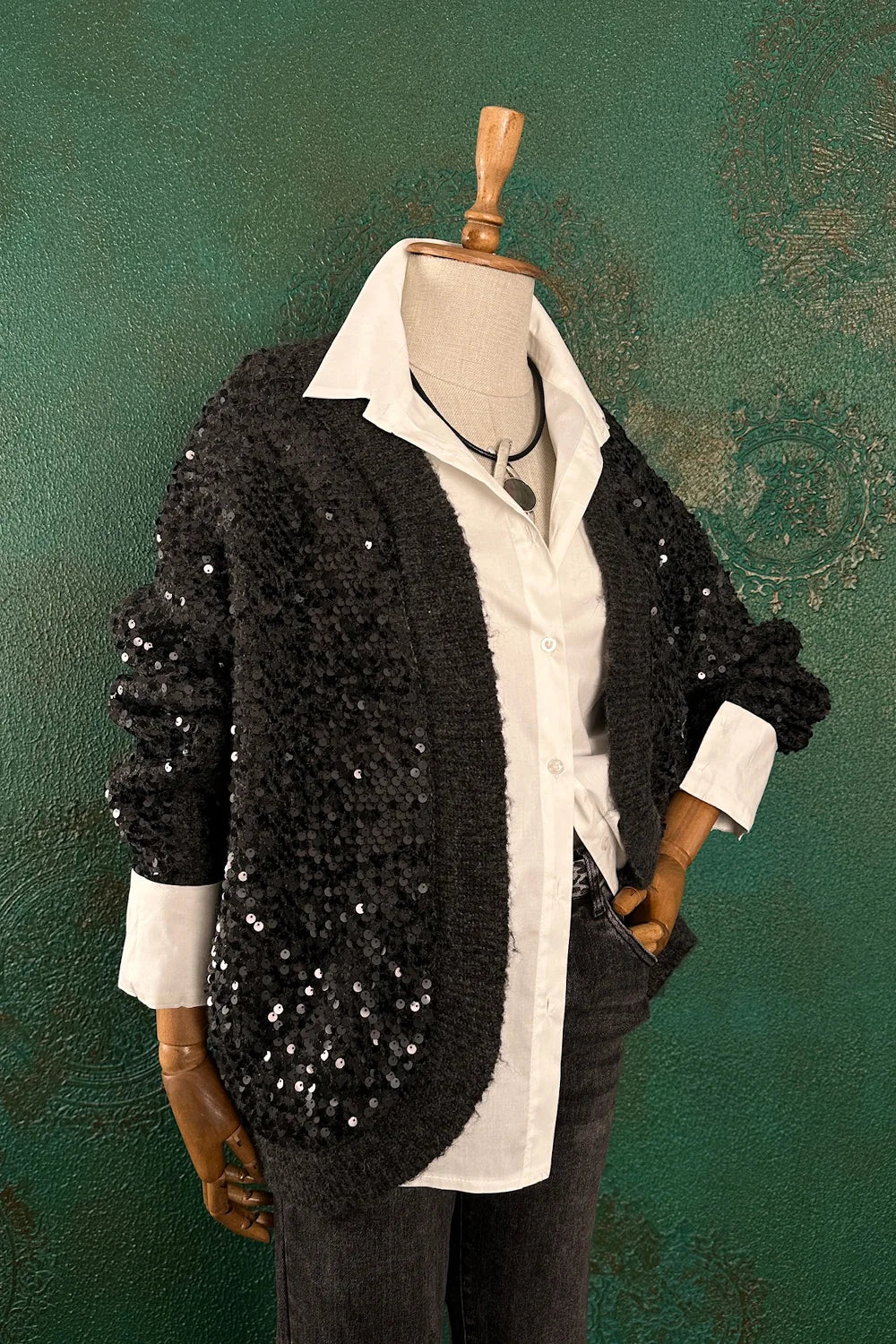 Pul İşlemeli Yün Hırka