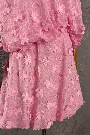 Pembe çiçekli etek takım, 3D çiçek aplikesi detaylı, tül kumaş, A-line kesim, detay görünüm