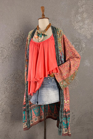 Mercan ipek kimono, çok renkli batik desen, uzun kesim, kadın boho tarzı, önden görünüm